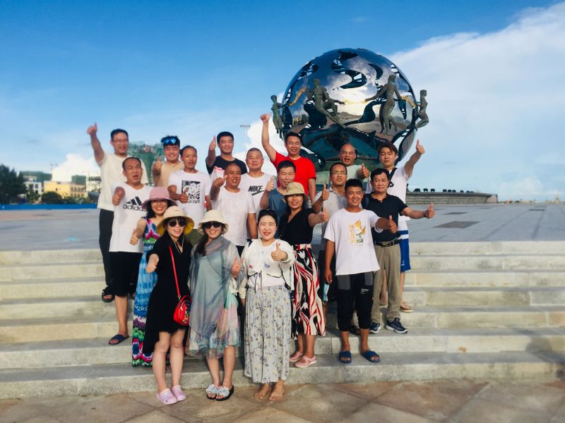 　　放飛心情，感受*美旅行